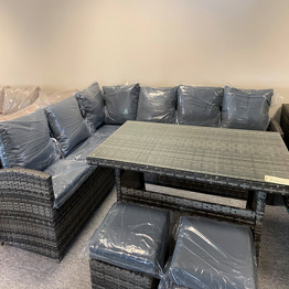 Mississippi Corner Dining Set